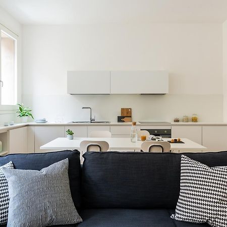 Altido Lovely 1-Bed Flat With Balcony & Free Parking Милан Экстерьер фото